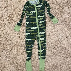 GREEN CROCS 🐊18-24m EUC little sleepies